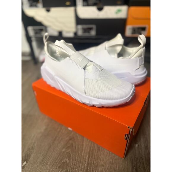 NEW SZ 7Y/8.5W - Nike Flex Runner 2 (GS) Slip-On - wht/wht - Picture 2 of 3